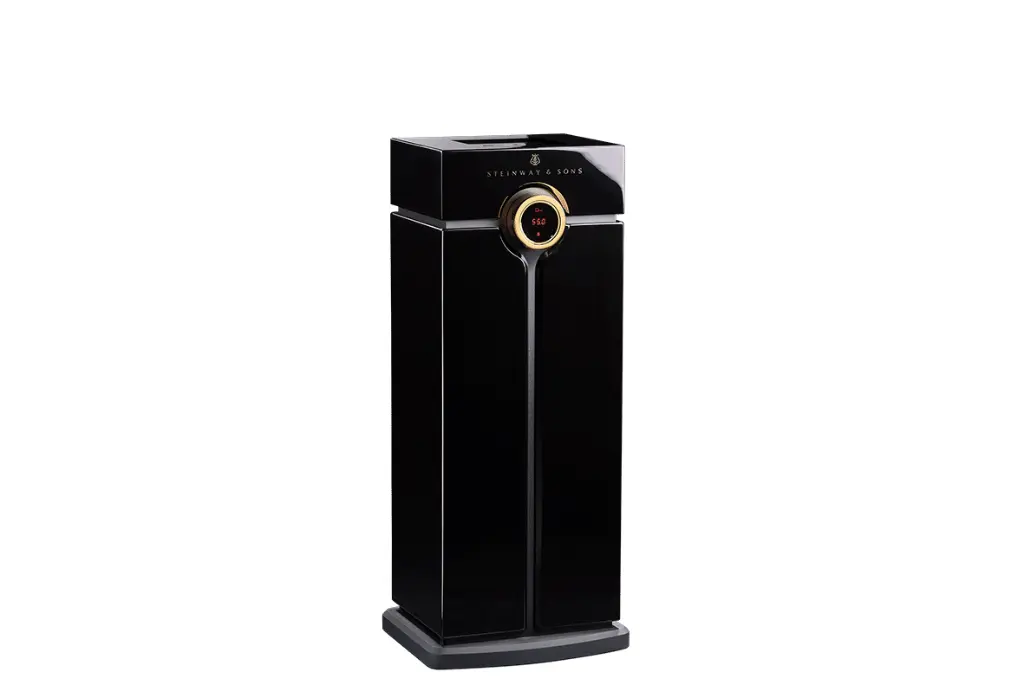 Steinway Lyngdorf HEAD UNIT PROCESSOR, Hard wood with Matte Gold Ring, Testament to both craftsmanship and control. Its distinctive volume wheel is crafted from 1 kg of gold-plated brass and mounted on precision-machined Swiss bearings