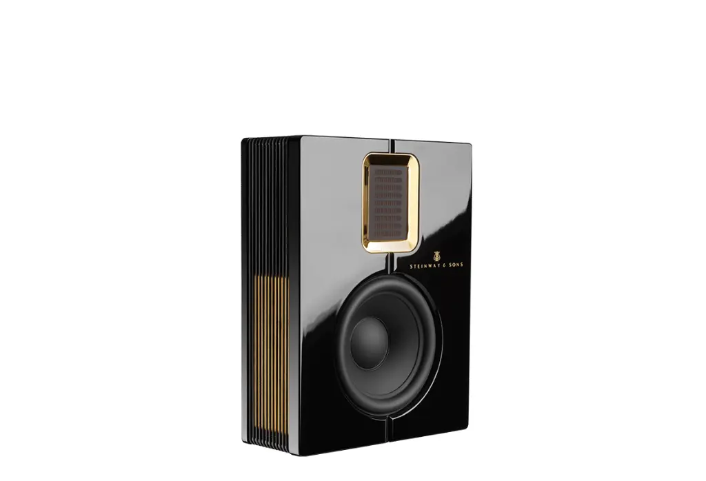Steinway Lyngdorf Model S-15 Custom RAL / Gold Ring, relegates bass duties to boundary woofers, it reproduces only high and midrange frequencies